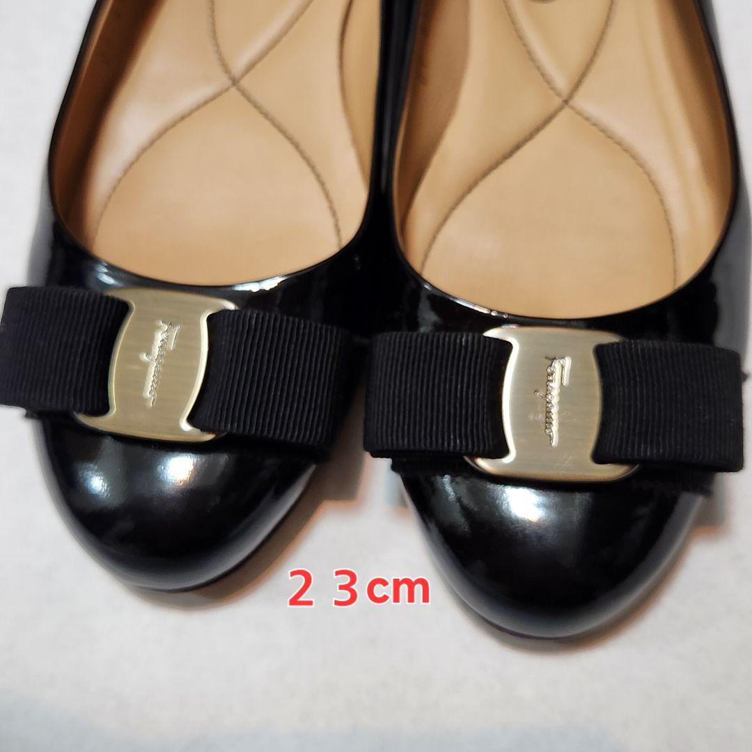 Ferragamoフェラガモ　 黒 リボン付きフラットシューズ　バレリーナ