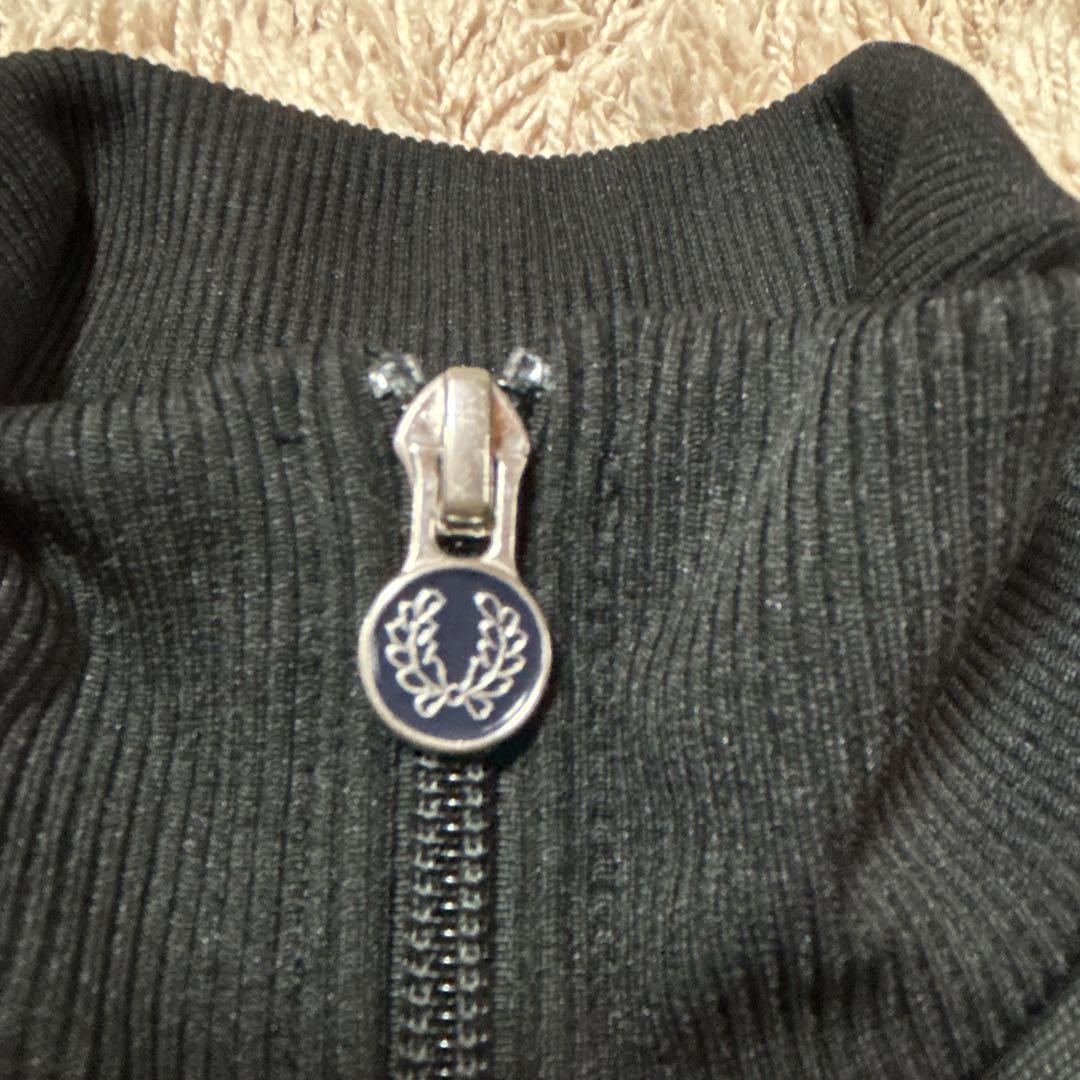 《FRED PERRY》フレッドペリー 黒 トラックジャケット ジャージ