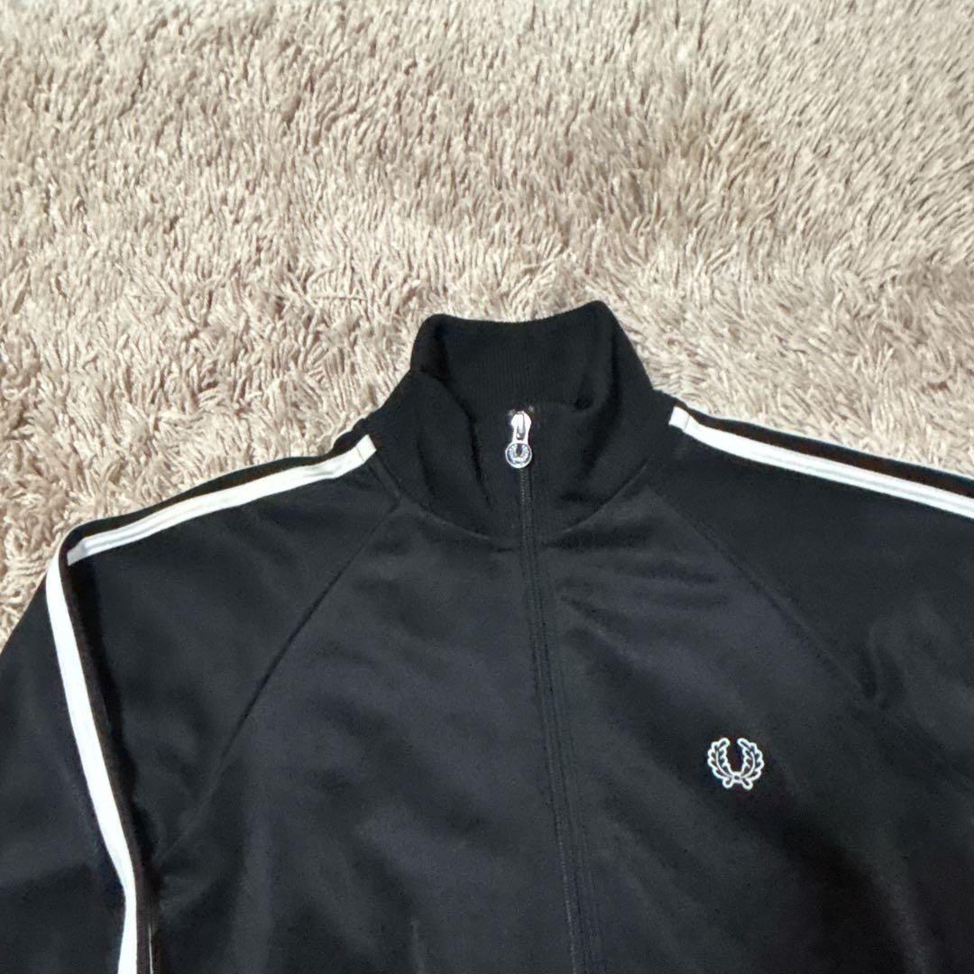 《FRED PERRY》フレッドペリー 黒 トラックジャケット ジャージ
