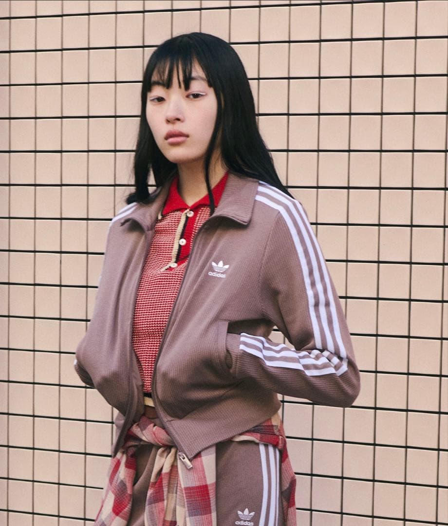 adidas ベージュ ジップアップジャケット