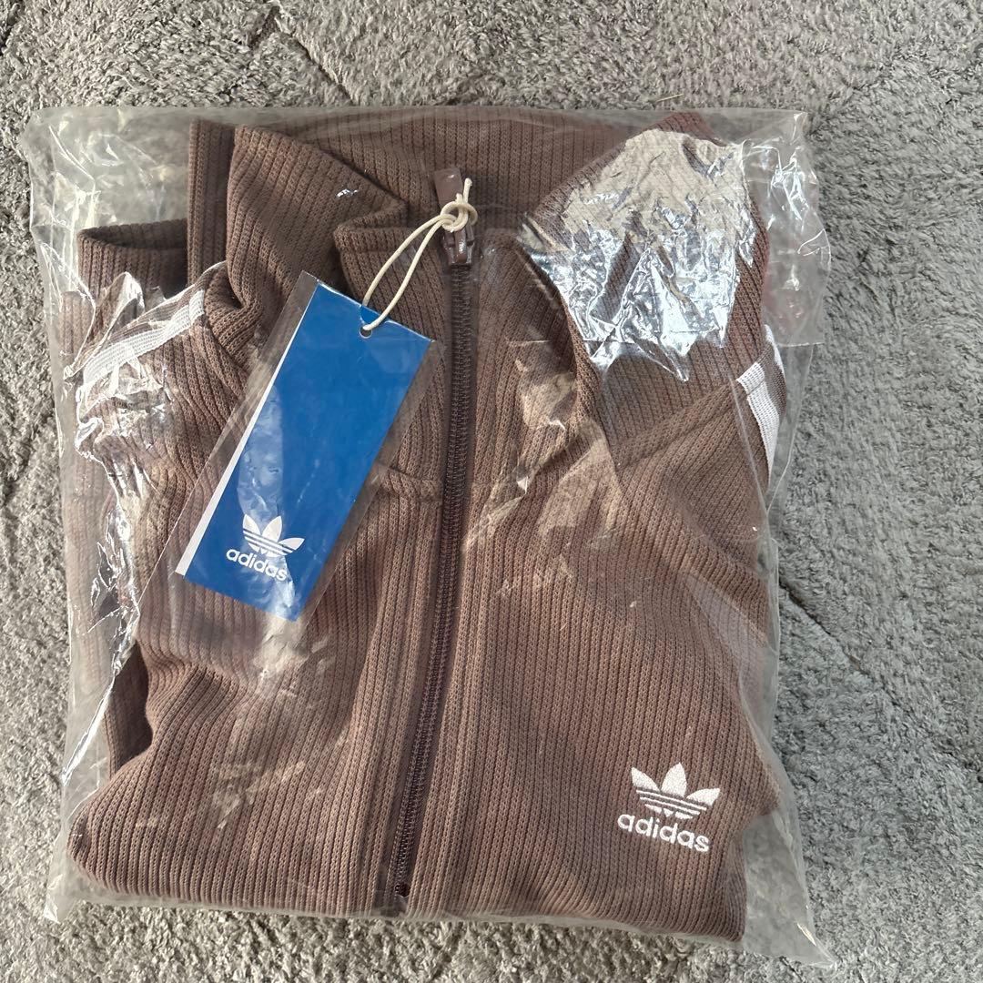 adidas ベージュ ジップアップジャケット