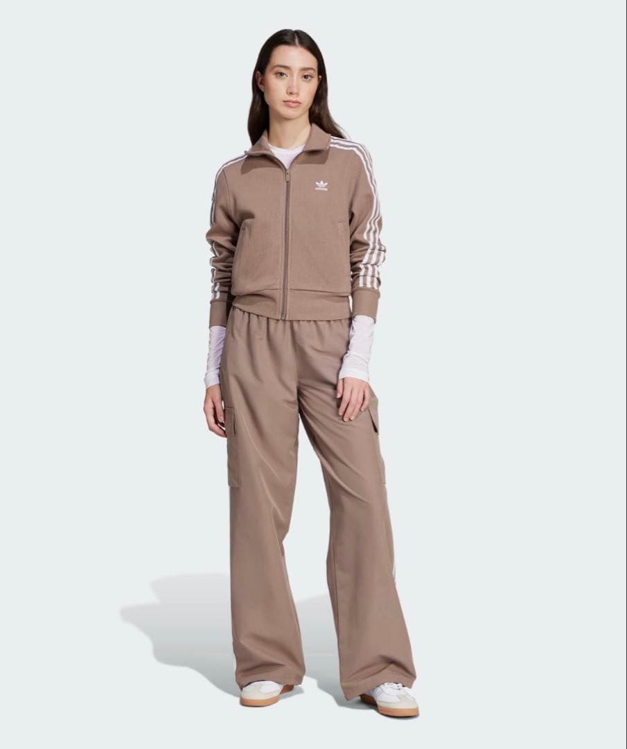 adidas ベージュ ジップアップジャケット