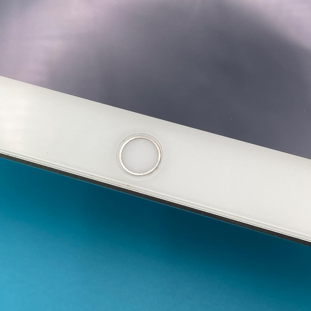 iPad (第5世代) Wi-Fi + Cellularモデル128GB