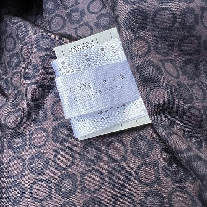 a*e様 フェラガモのロングコート　キルティング　ガンチーニ　シルク