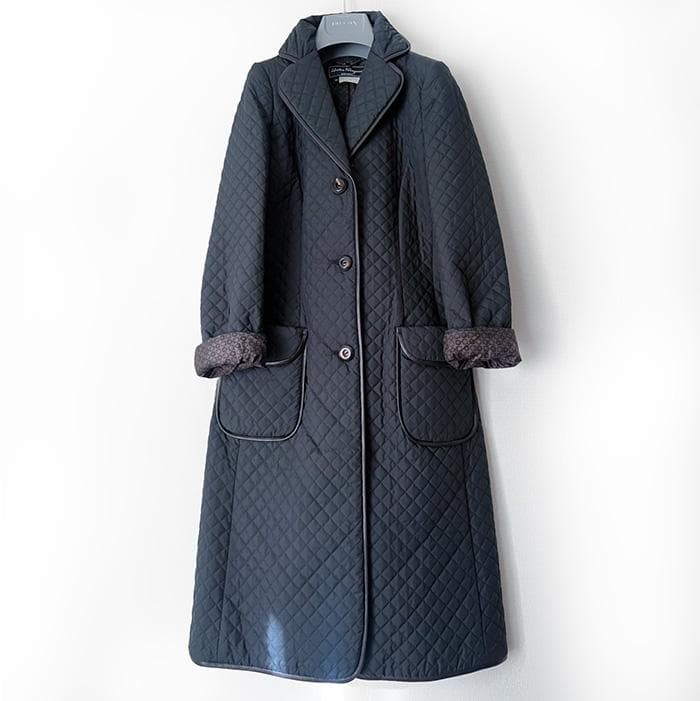 a*e様 フェラガモのロングコート　キルティング　ガンチーニ　シルク