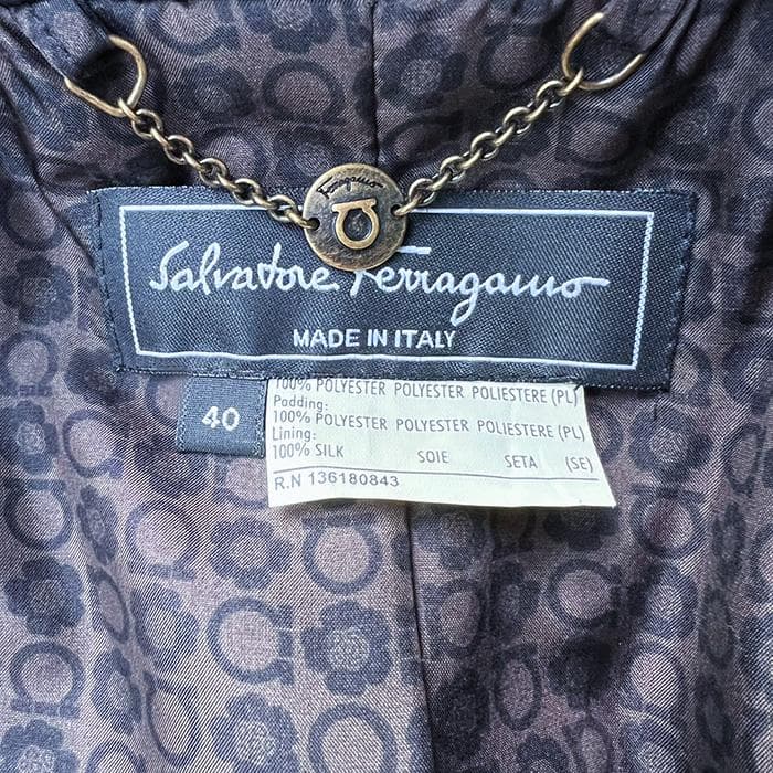 a*e様 フェラガモのロングコート　キルティング　ガンチーニ　シルク