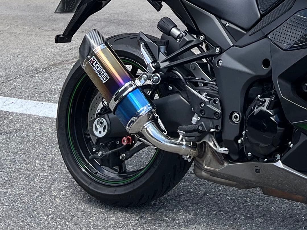 太*り様 NINJA1000SX ツインエンド　チタン　スリップオンマフラー