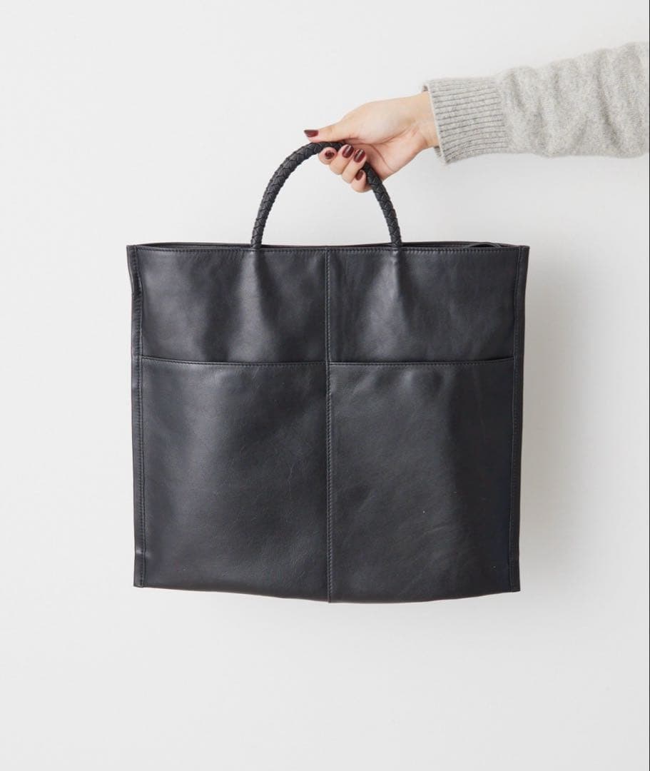 イアパピヨネ タッセルトートバッグ《本革/A4サイズ対応》 ブラック