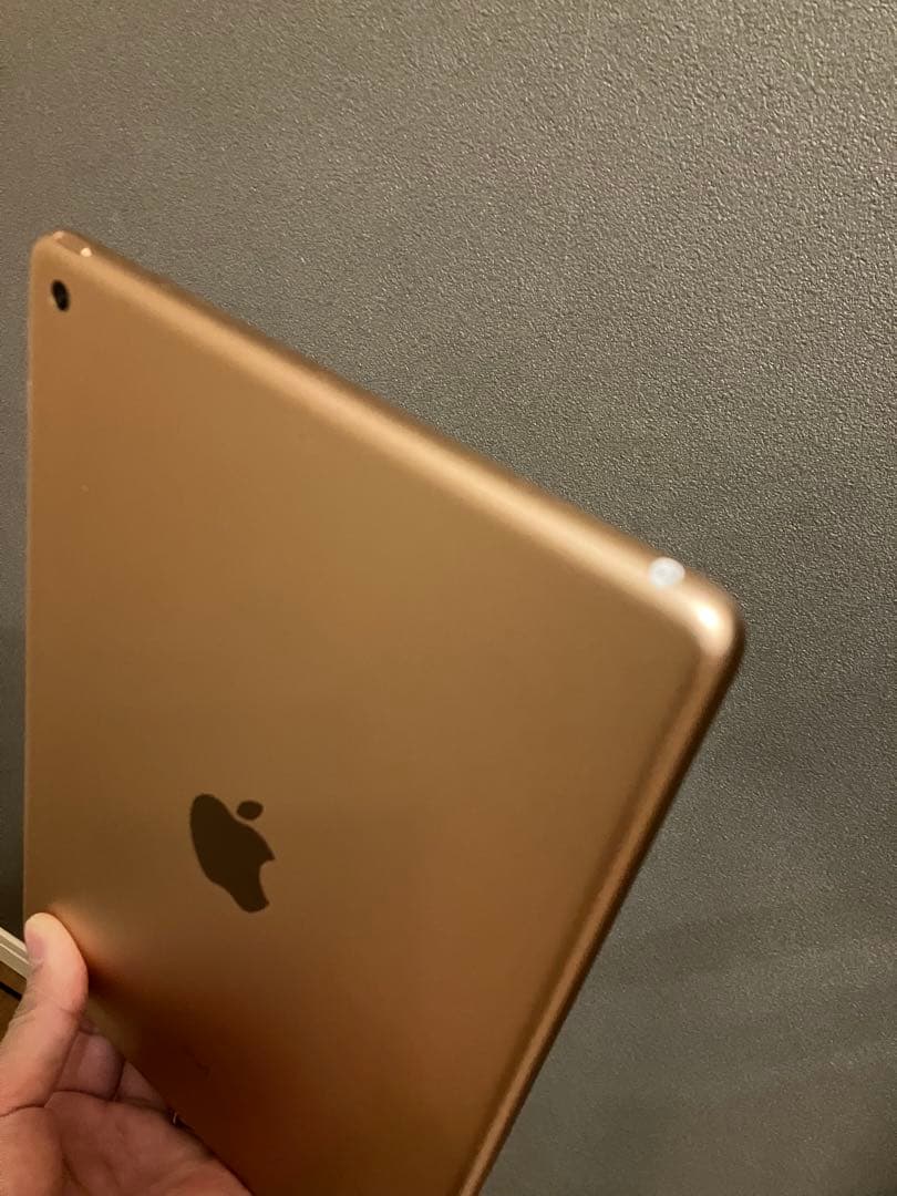 【美品】Apple iPad 第6世代 128GB ゴールド　Wi-Fiモデル