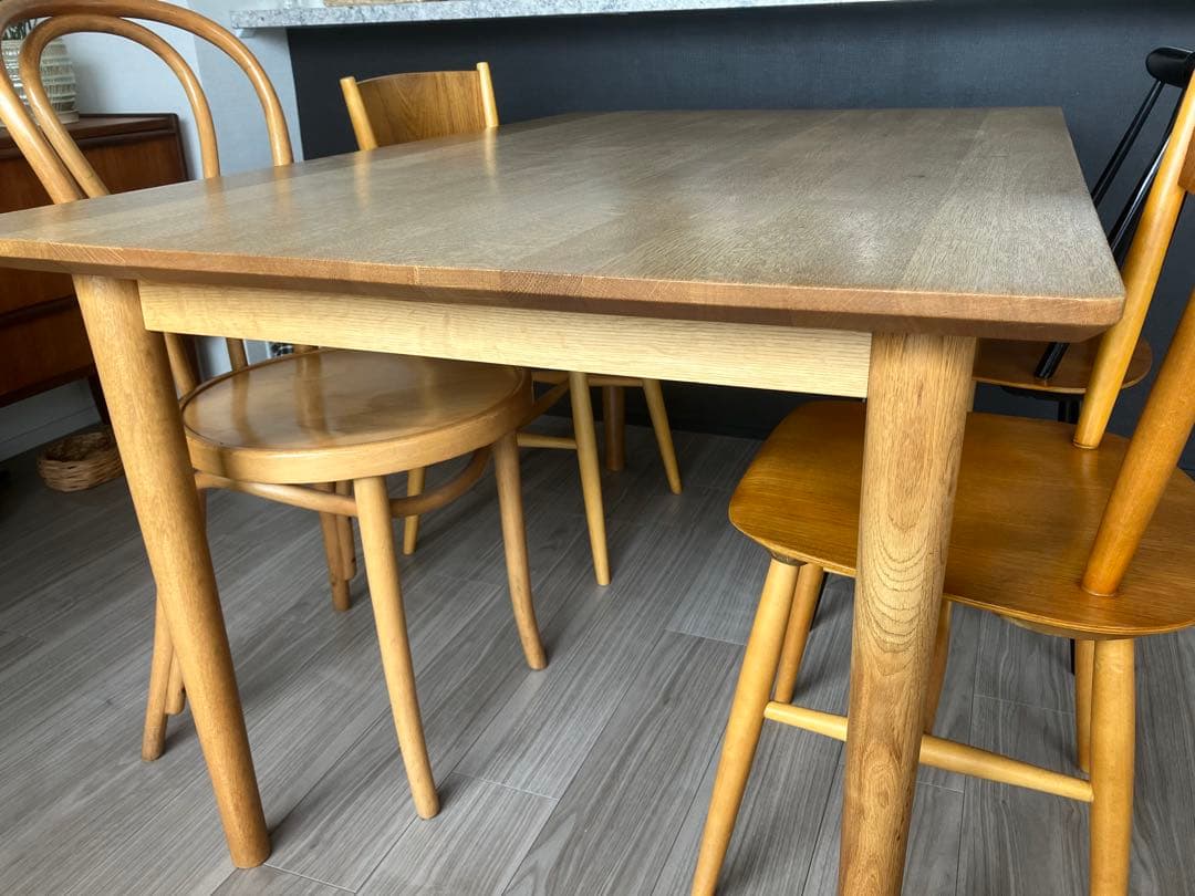 【大幅値下げしました】オーク無垢材 木製ダイニングテーブル 4人用