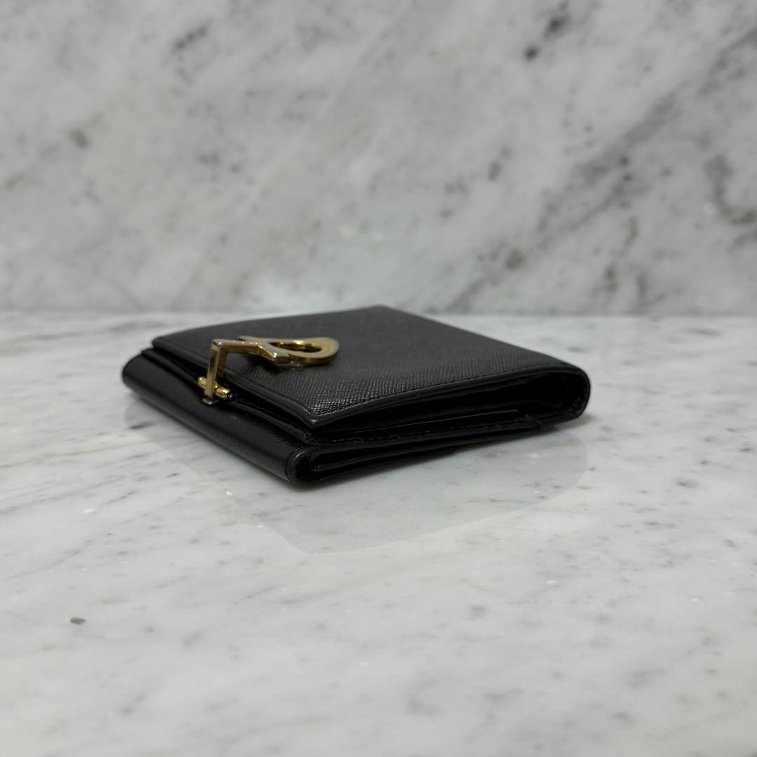 サルヴァトーレフェラガモ 二つ折り財布 ブラック ゴールド ガンチーニ ロック