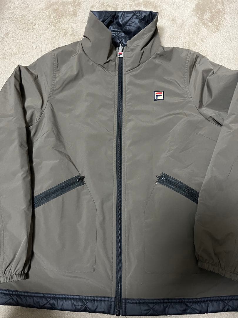 フィラジャケット　Ｌ　サイズ