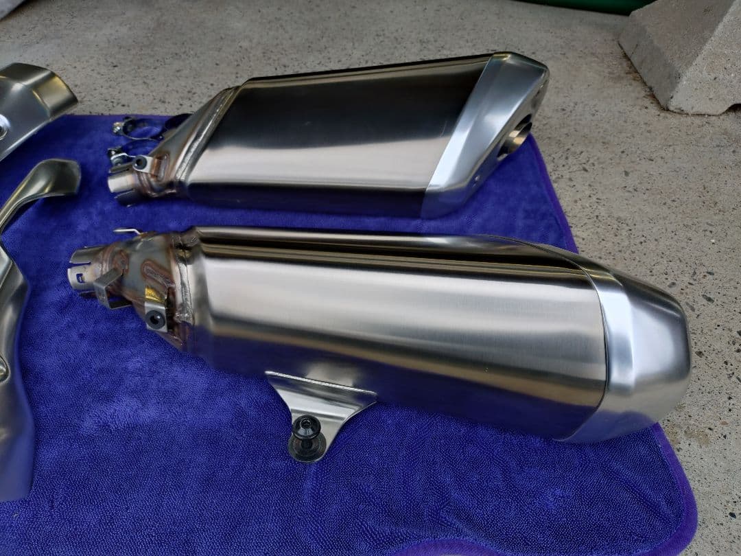 gsx1300rハヤブサ3型　純正マフラー