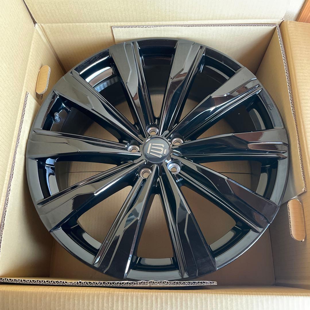 クラウンスポーツZ純正アルミ1本　美品21inch　no.4 ボルト付き