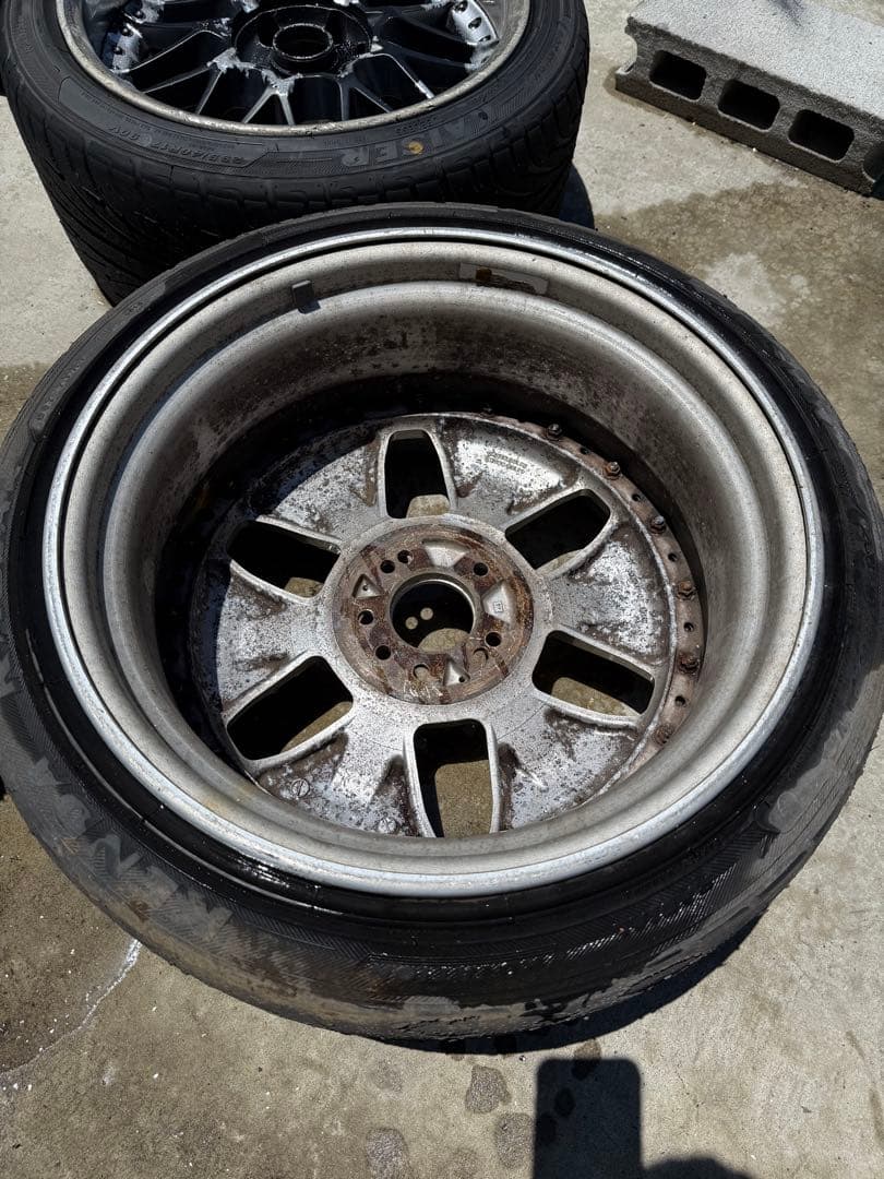 ビエナクライス　18インチ　10j +37 2本