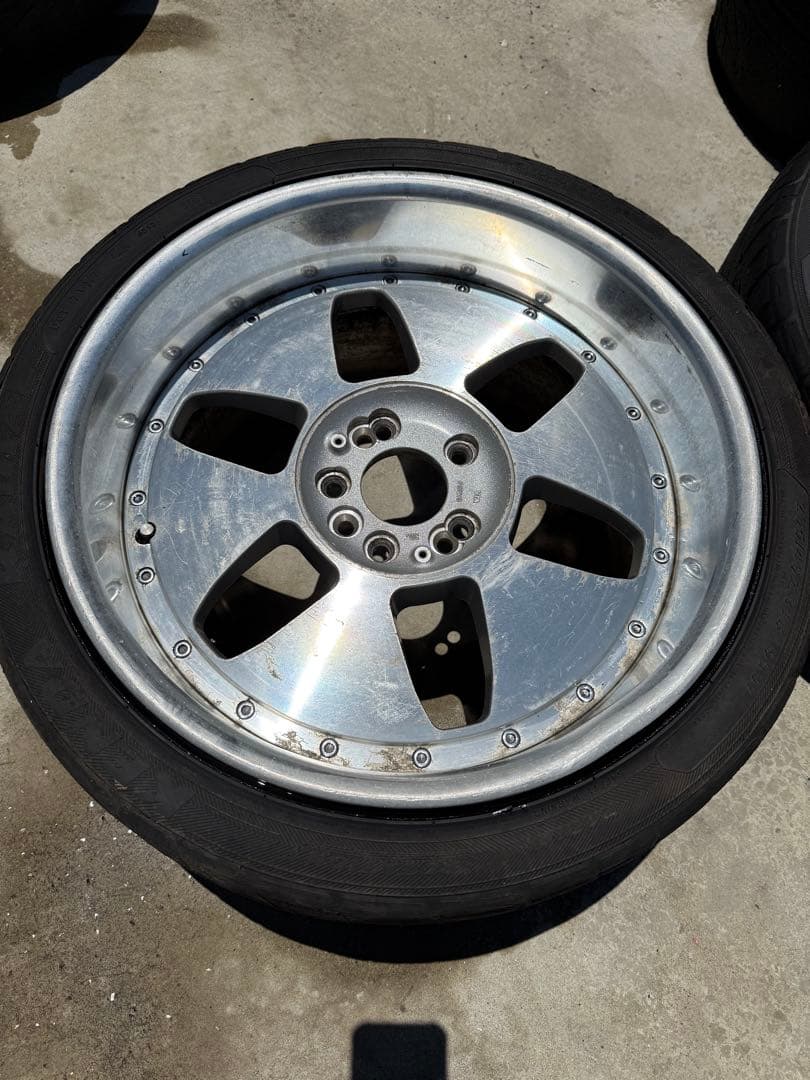 ビエナクライス　18インチ　10j +37 2本