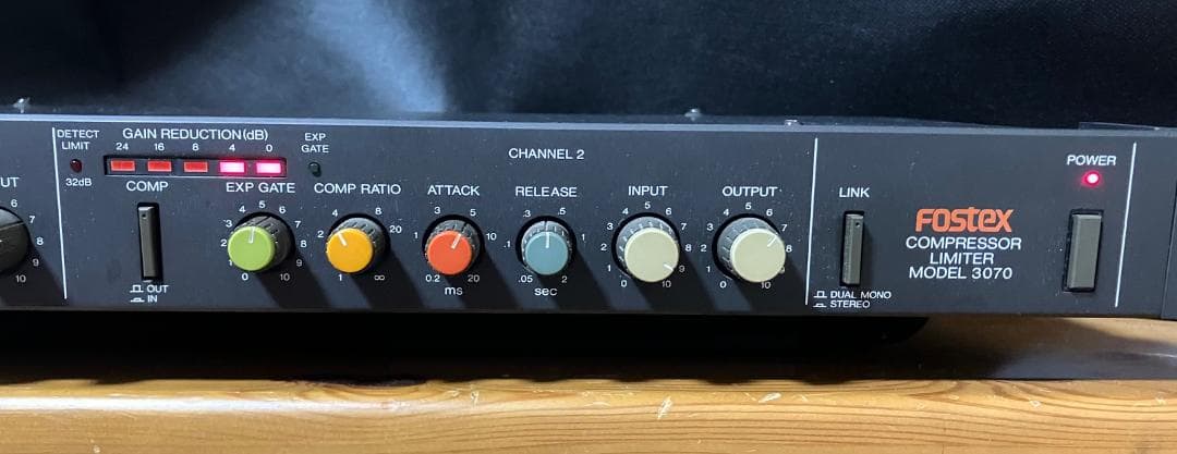 DTM・DAW FOSTEX COMPRESSOR LIMITER MODEL 3070