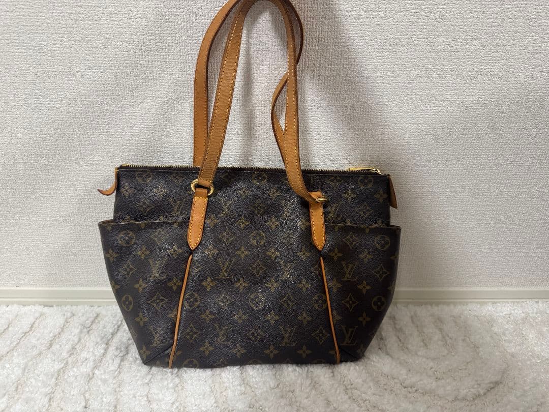 LOUIS VUITTON（ルイ・ヴィトン）