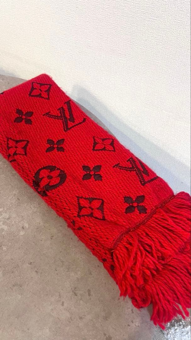 ⭐️Louis Vuitton 赤ロゴ入り マフラー