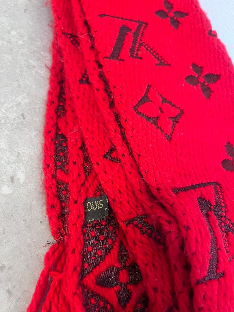 ⭐️Louis Vuitton 赤ロゴ入り マフラー