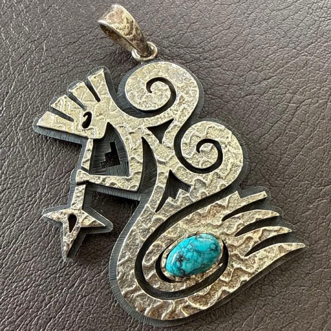 ホピ族　ルーベンソフキー　ペンダントトップ　ターコイズ
