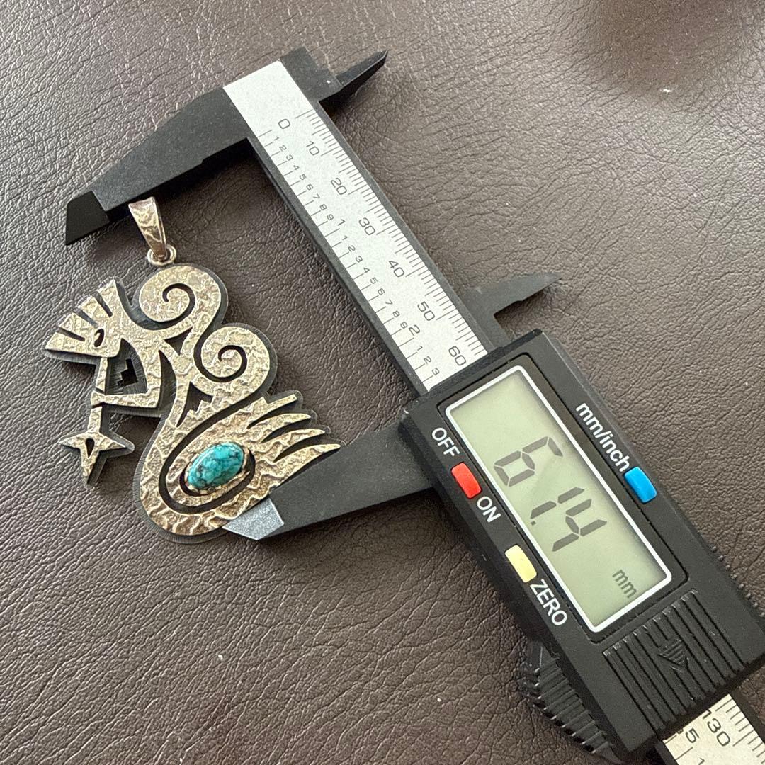 ホピ族　ルーベンソフキー　ペンダントトップ　ターコイズ