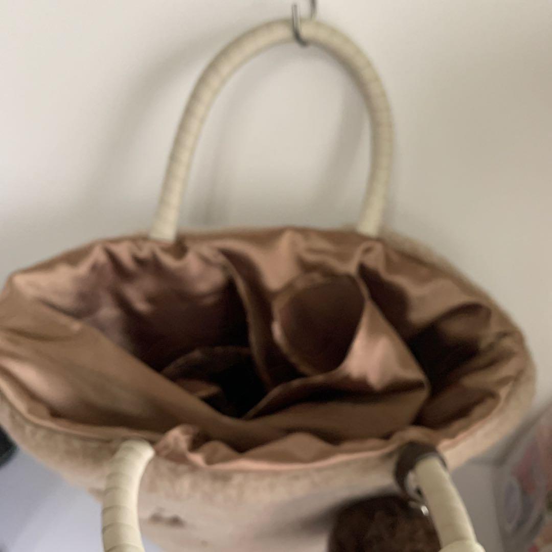 サロンドアルファードのファーバック チャム付き