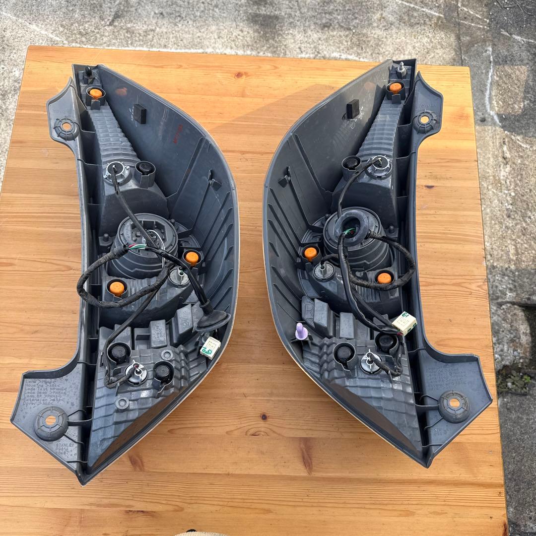 アクア　NHP10 テールライト