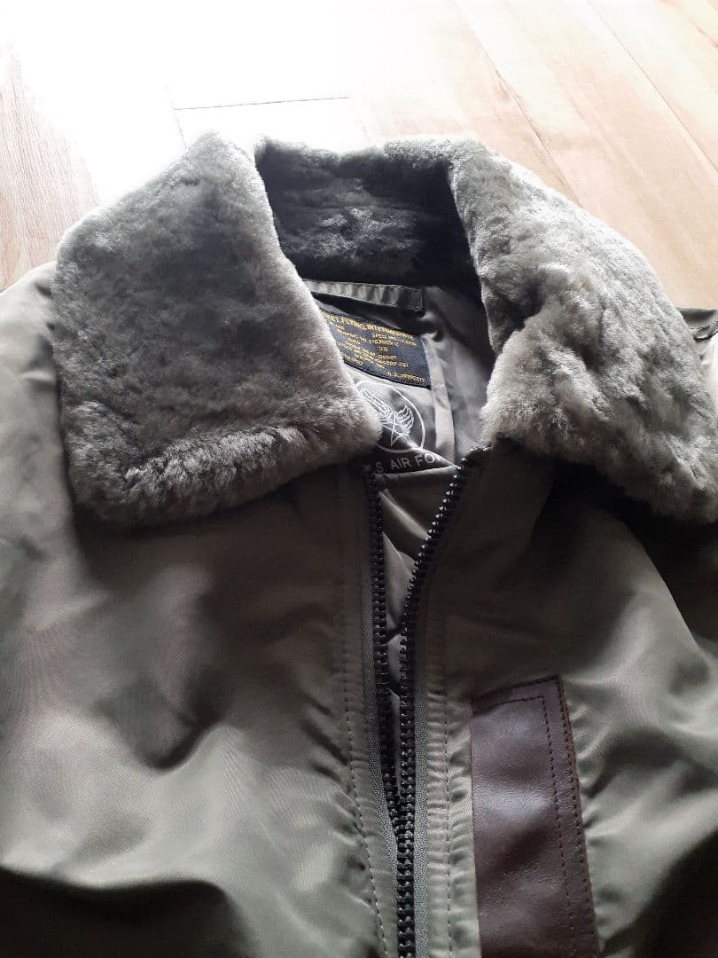 美品 WAIPER B-15 D フライトジャケット 38 セージグリーン