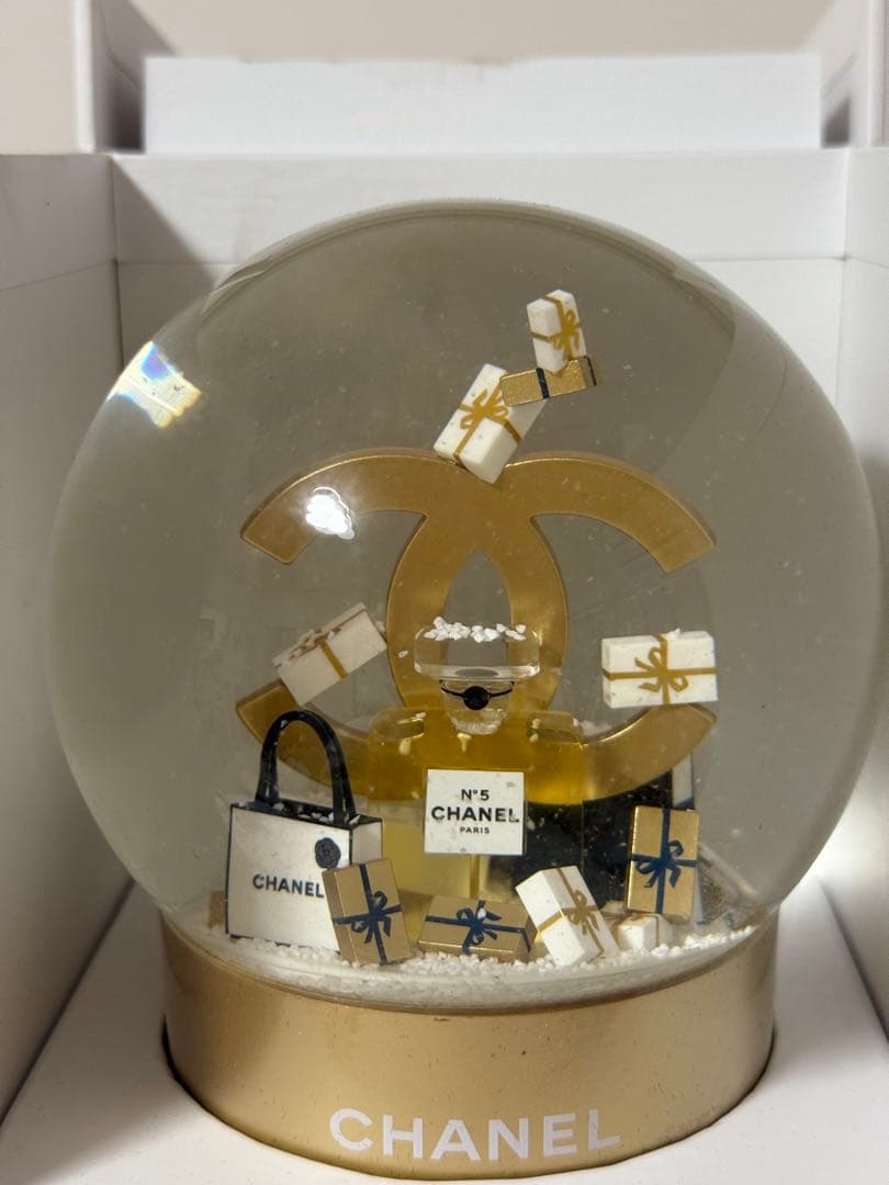 Q*6様 シャネル 2023 クリスタルボール スノードーム ノベルティ ホリデ