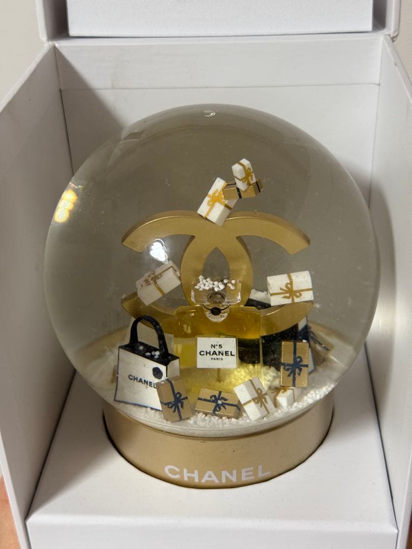 Q*6様 シャネル 2023 クリスタルボール スノードーム ノベルティ ホリデ