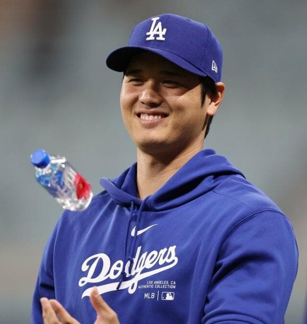 【NIKE】LAドジャース　パーカー　2024選手支給モデル　Lサイズ　残1点