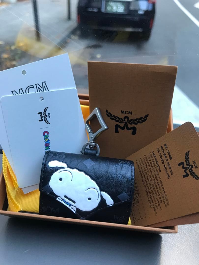 MCM 日本限定 クレヨンしんちゃん AirPods ケース シロ