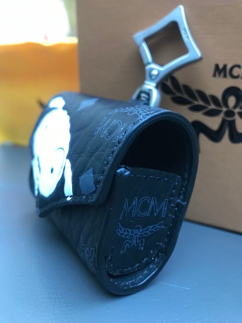 MCM 日本限定 クレヨンしんちゃん AirPods ケース シロ