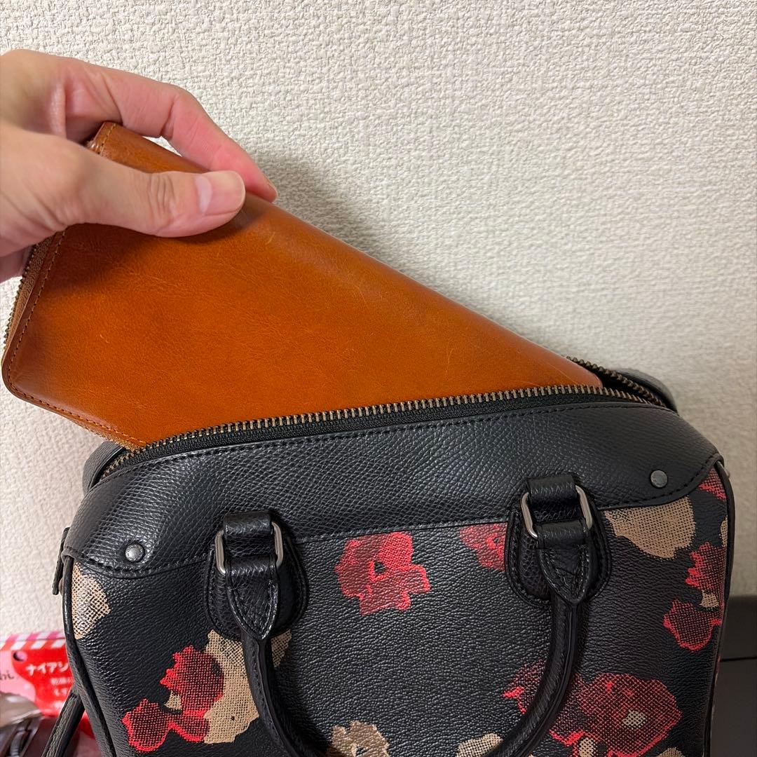 COACH 花柄レザーショルダーバッグ