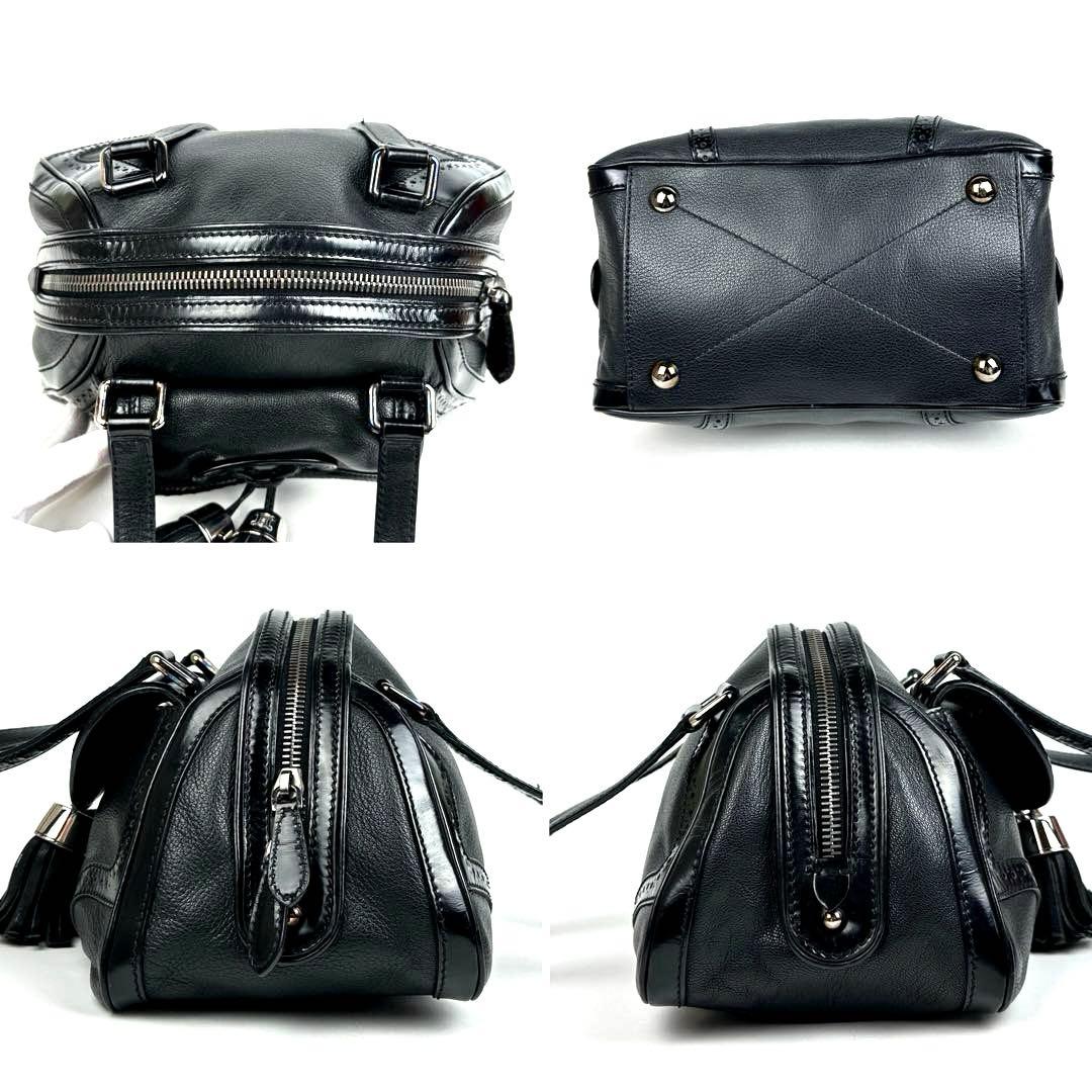 【美品】セリーヌ　ショルダーバッグ　トリオンフ　フリンジ　パンチング　レザー　黒