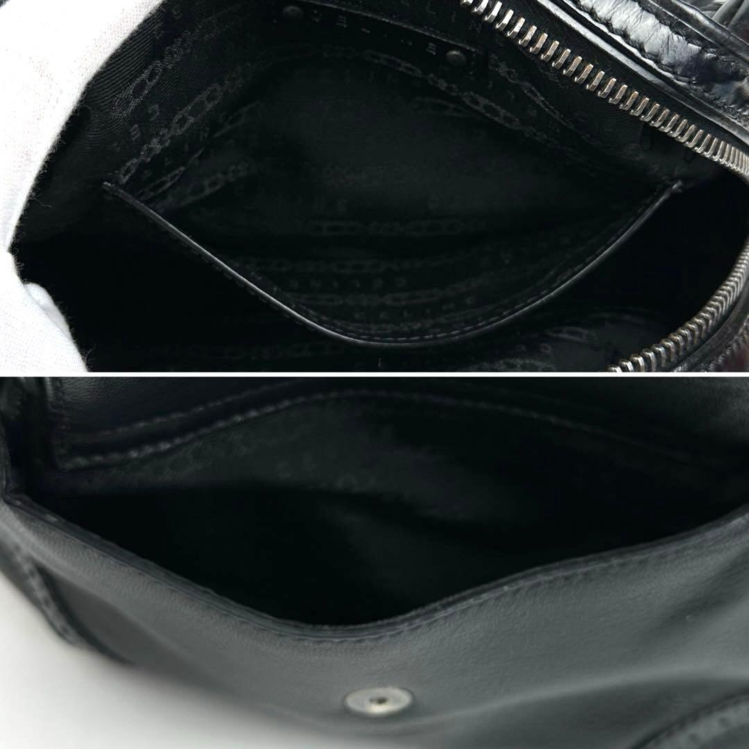 【美品】セリーヌ　ショルダーバッグ　トリオンフ　フリンジ　パンチング　レザー　黒