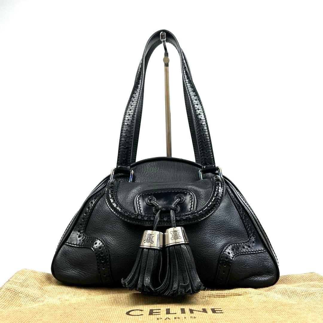 【美品】セリーヌ　ショルダーバッグ　トリオンフ　フリンジ　パンチング　レザー　黒