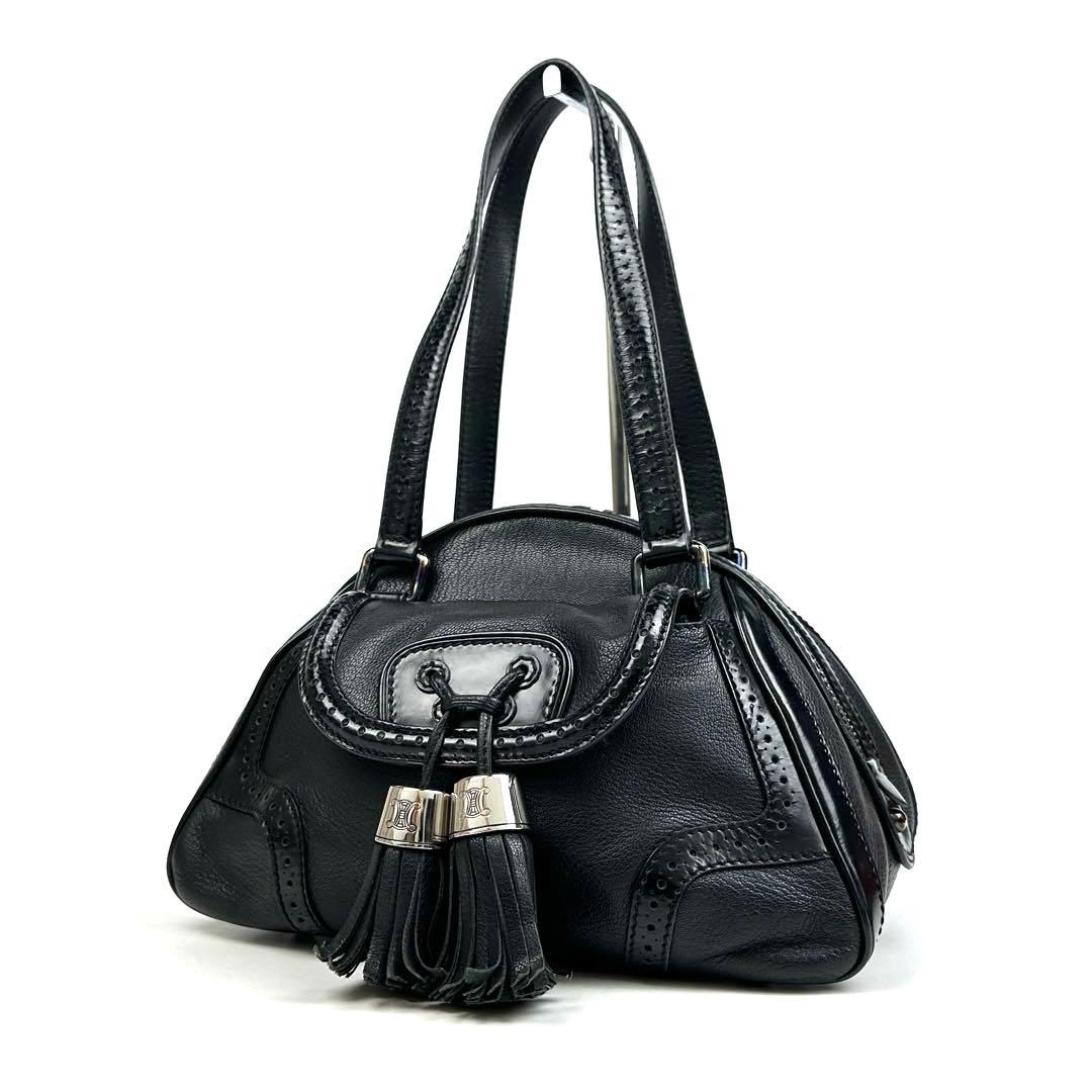 【美品】セリーヌ　ショルダーバッグ　トリオンフ　フリンジ　パンチング　レザー　黒