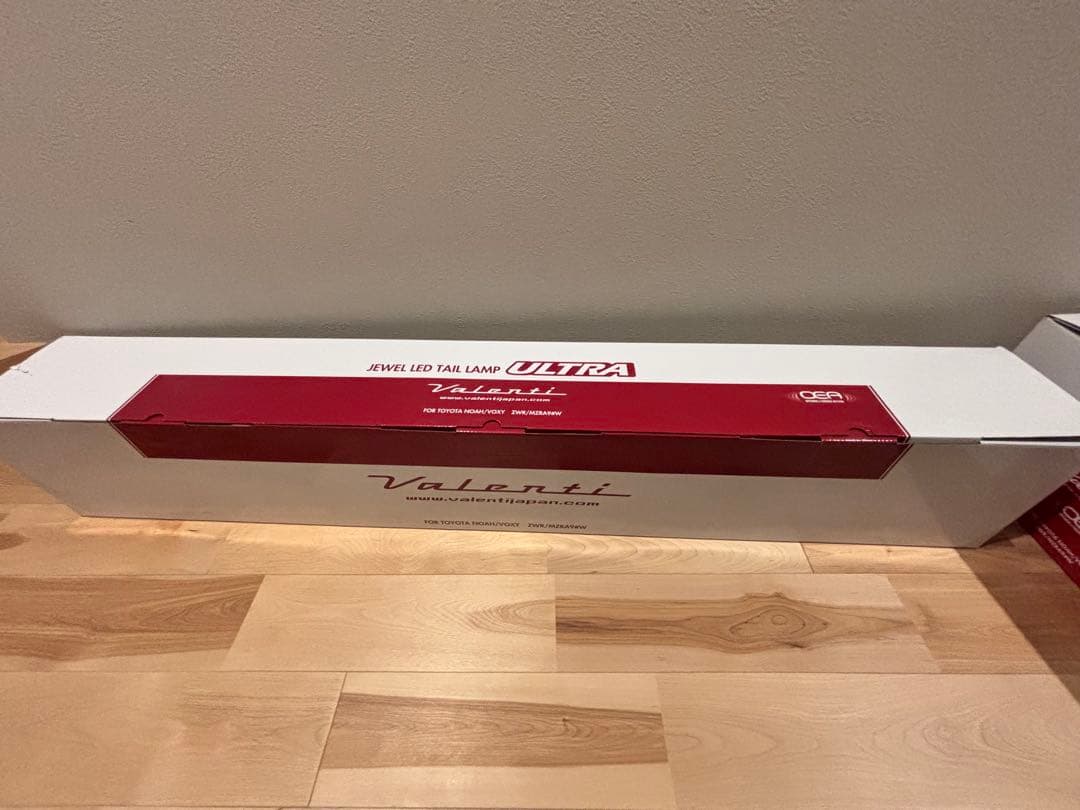 Valenti テールランプ　ライトスモークブラッククローム90ノアヴォクシー