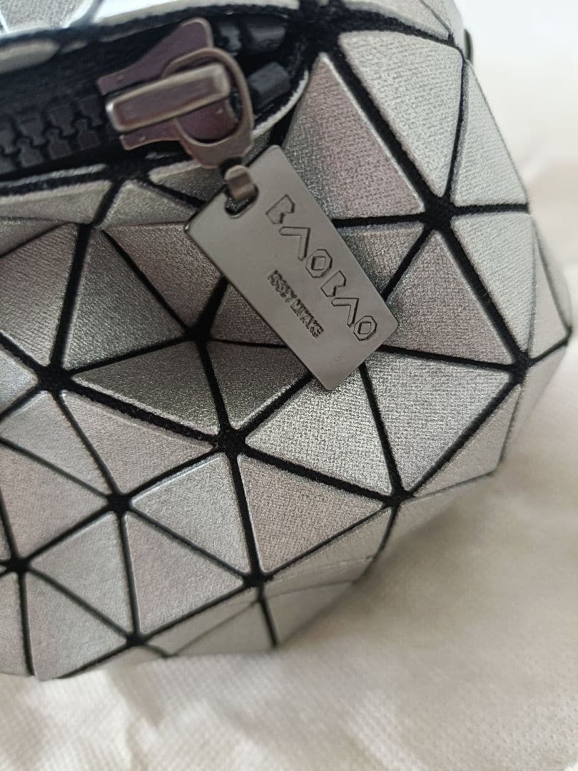 BAOBAO ISSEY MIYAKE シルバー バッグ