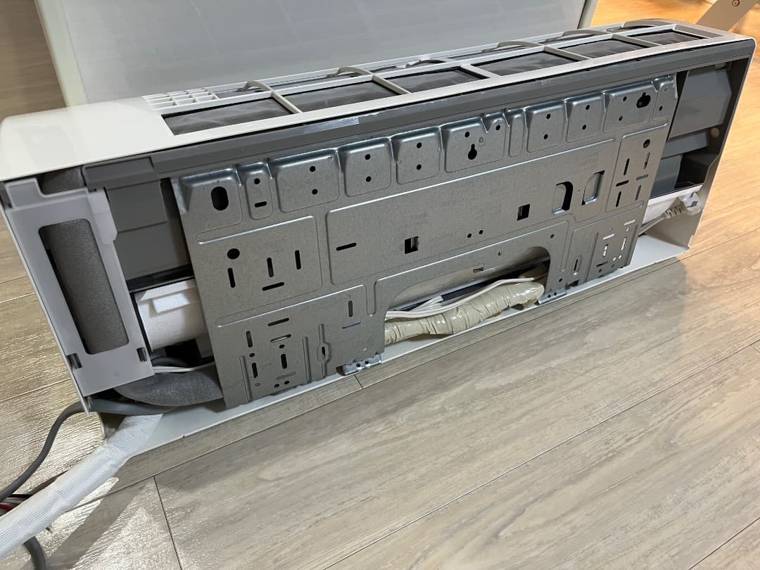 ＜室外機のみ。室内機と要同時購入＞DAIKIN 2023年購入 8畳用エアコン