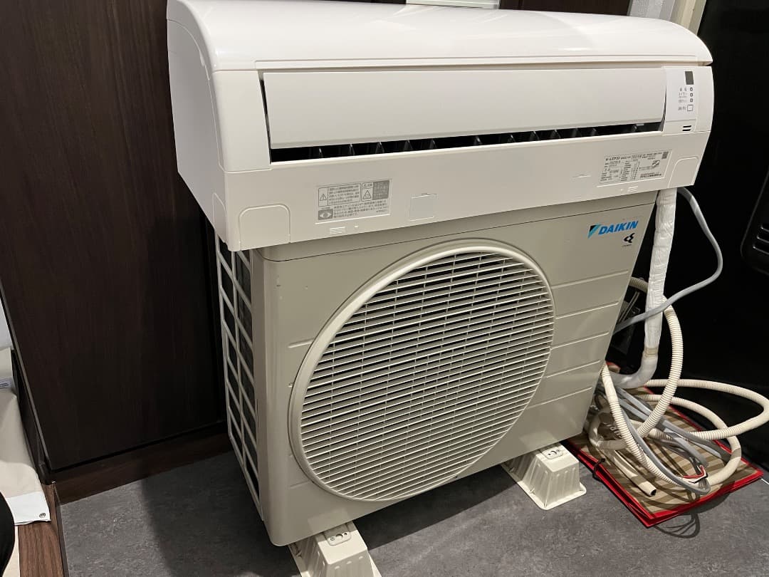 ＜室外機のみ。室内機と要同時購入＞DAIKIN 2023年購入 8畳用エアコン