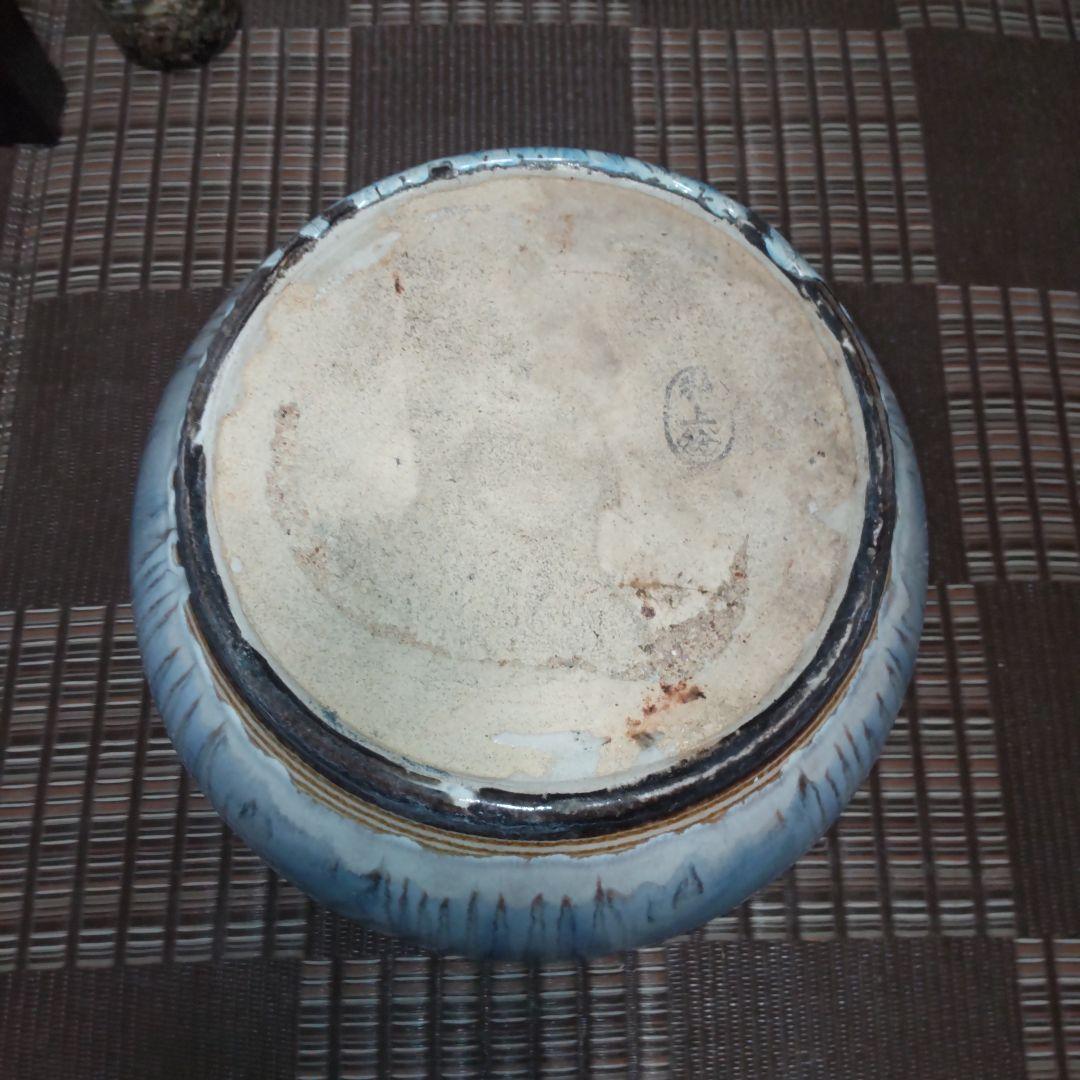 青と白の陶器製 火鉢