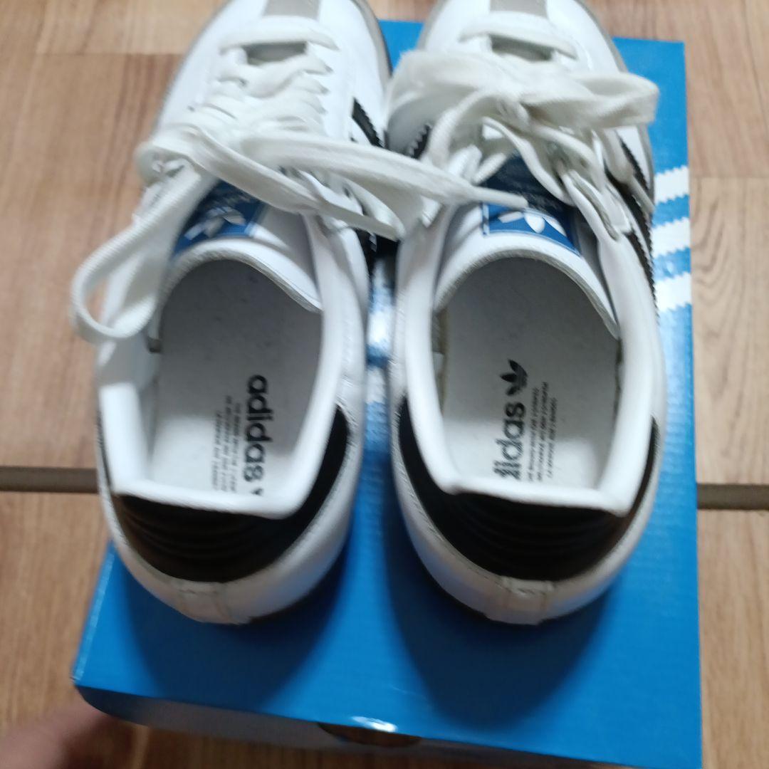 アディダスSAMBAホワイト