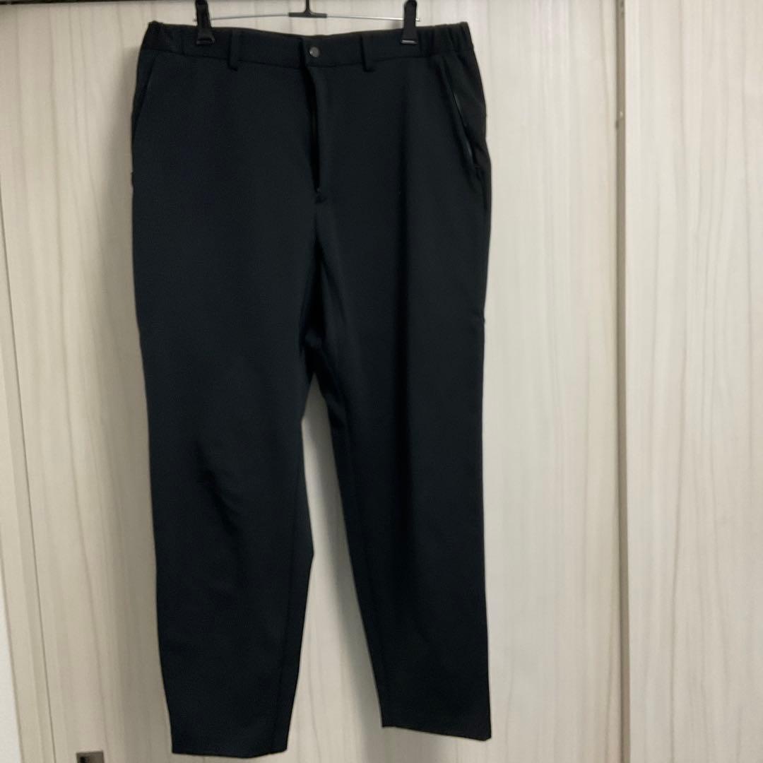 new balance ブラックスーツ　used 上下XLサイズ