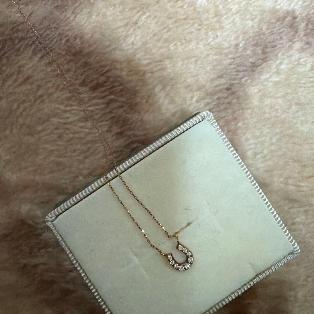 ete ホースシュー型ネックレス