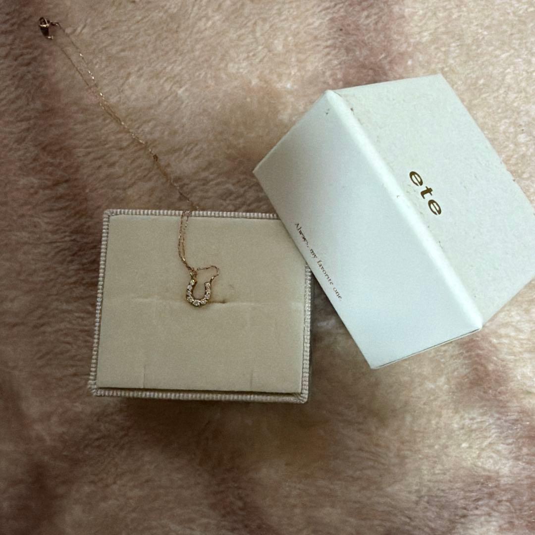 ete ホースシュー型ネックレス