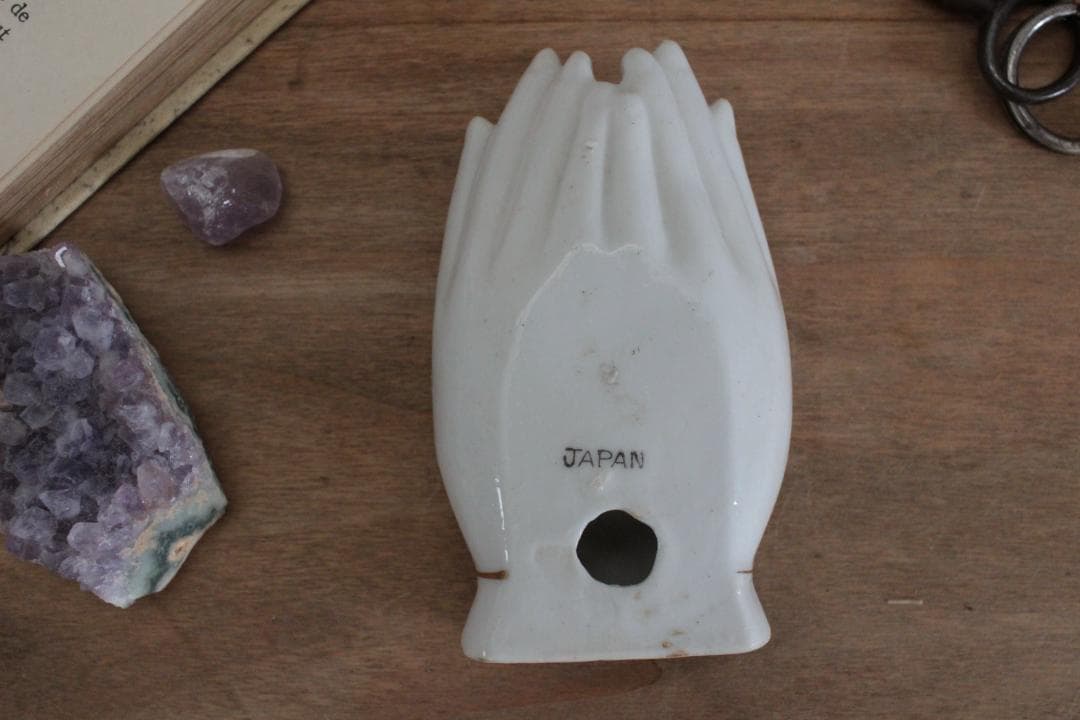 【C】ホワイトハンドモチーフ/Made in Japan /陶器製・小物入れ