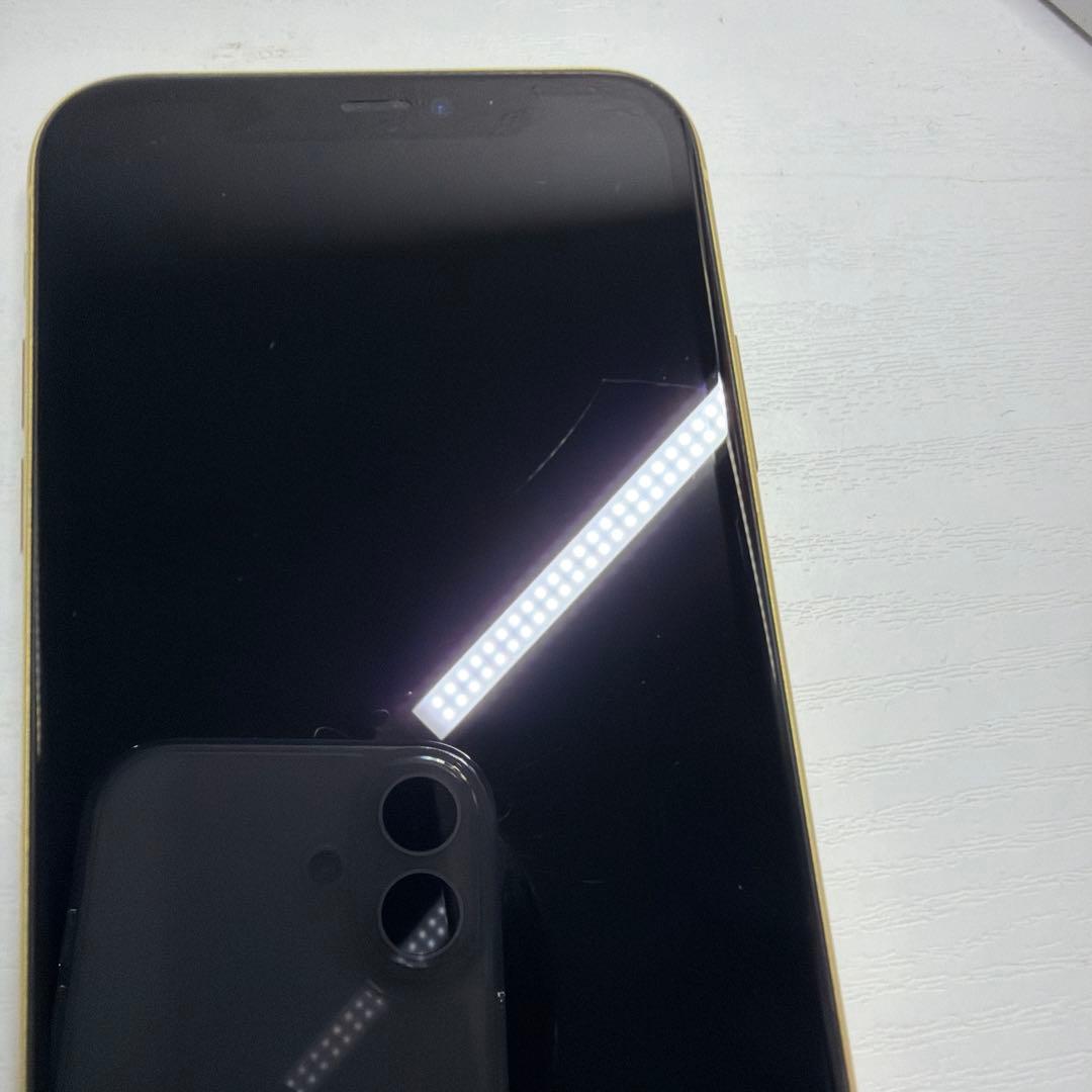 M*u様 iPhone 11 128GB イエロー　（iFaceケース付き）